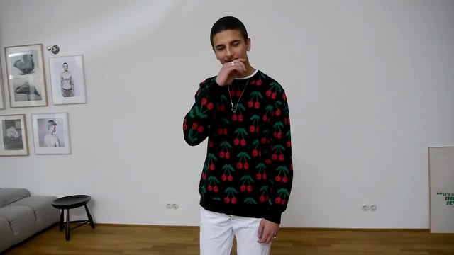 This kid is definitely too cool for school! Gianni @_agent.g showing us his dance skills in his new video!