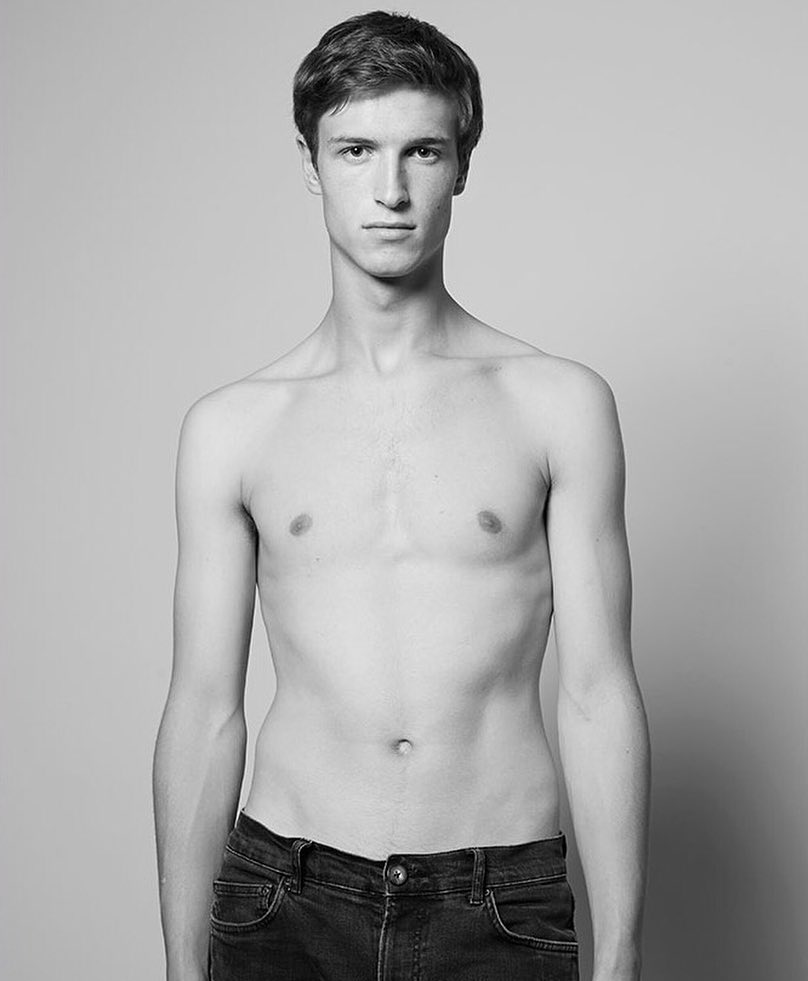 We updated the polaroids of our boys this week. Let's start with Egon (@egonvanpraet_) 🌞