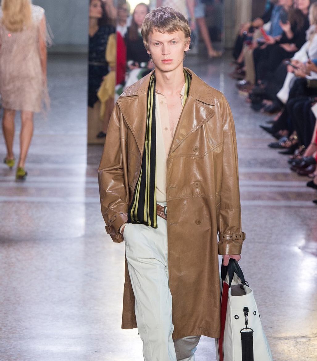 Jonas G (@jonasgloeer) for Bottega Veneta SS18. Styling by Katie Grand. Thank you @bitton and @twodadstwokids!