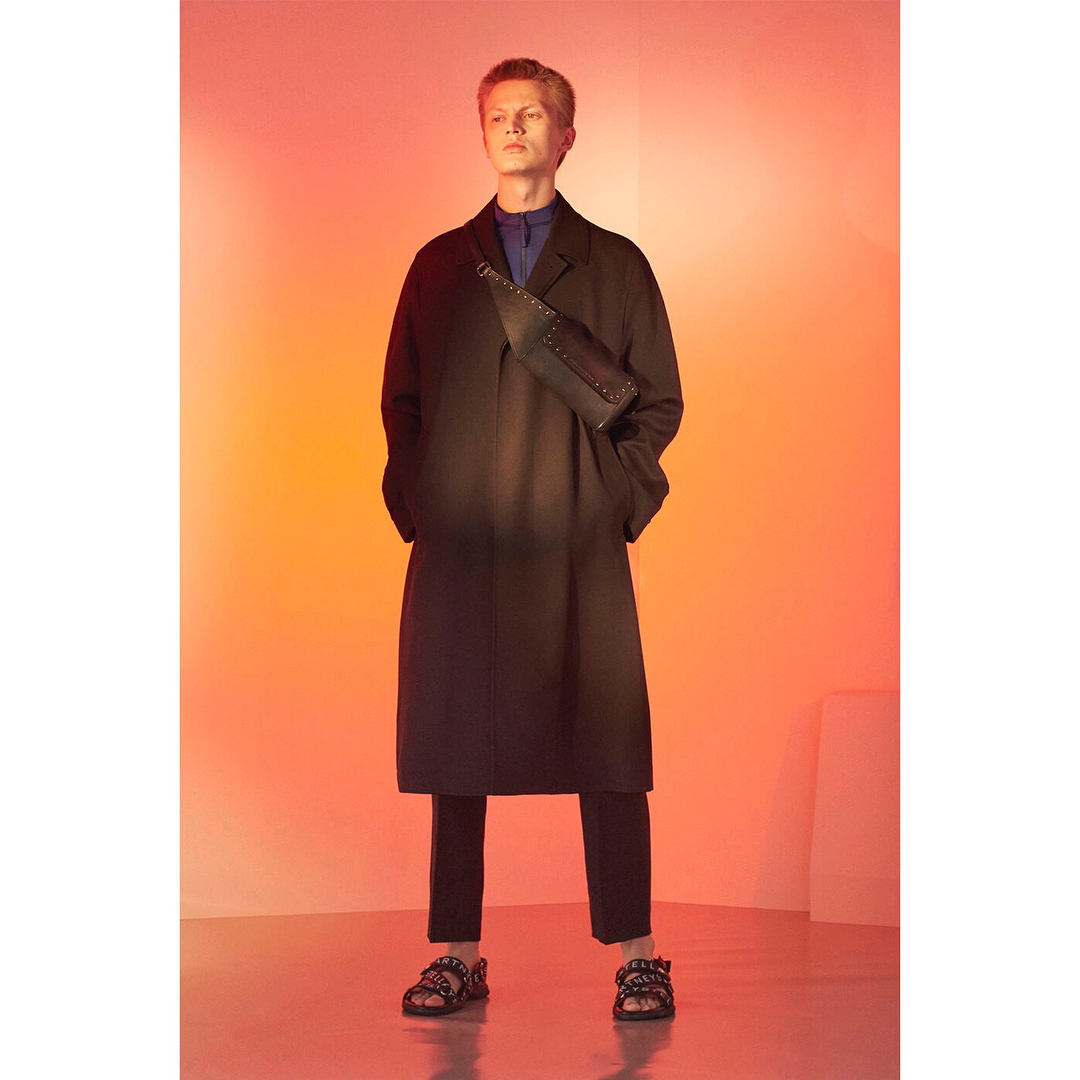 Jonas G (@jonasgloeer) for Stella McCartney SS18. Photography by Johnny Dufort and styling by Julian Ganio. Hair and make-up by Lee Machin and set design by Sophie Durham. Thank you @lauragalligan!