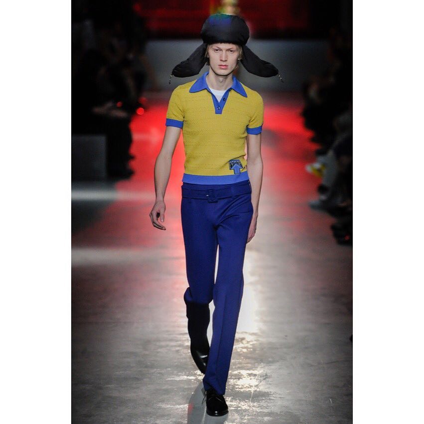 The only boy walking for Prada Resort 2019: Jonas Glöer (@jonasgloeer) Styling by Olivier Rizzo, hair by Guido Palau and make-up by Pat McGrath. Thank you @ashleybrokaw!