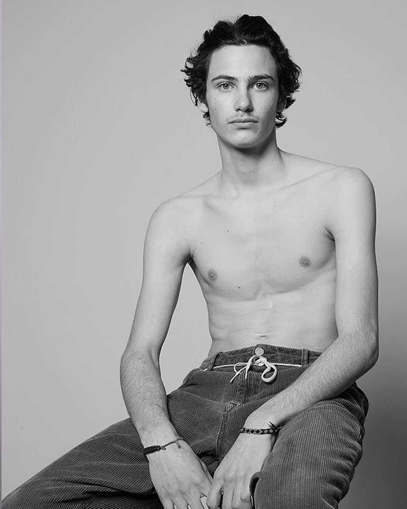 Introducing Benjamin M (@bennirollbrettfahrer).