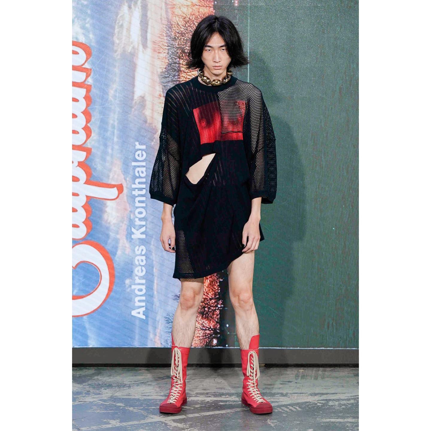 Han Ji (@hannxji ) Alexander C (@alexandercareymorgan ) and Billy (@yoanbly ) for Vivienne Westwood SS22. Styling by Sabria Schreder, hair by Sam McKnight, make-up by Isamaya Ffrench. Casting by Liz Goldson Casting.