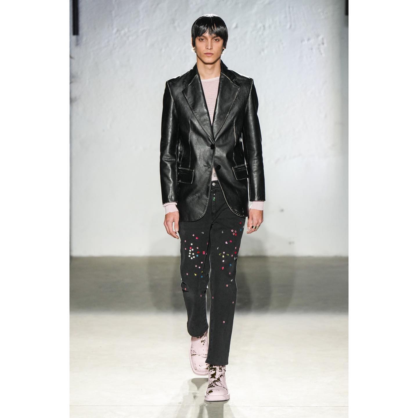 Dries (@dries.haseldonckx ) for MM6 Maison Margiela FW22. Styling by Anna Pesonen, hair by Gary Gill, make-up by Ramona Eschbach, casting by Leila Azizi for SUŪN.