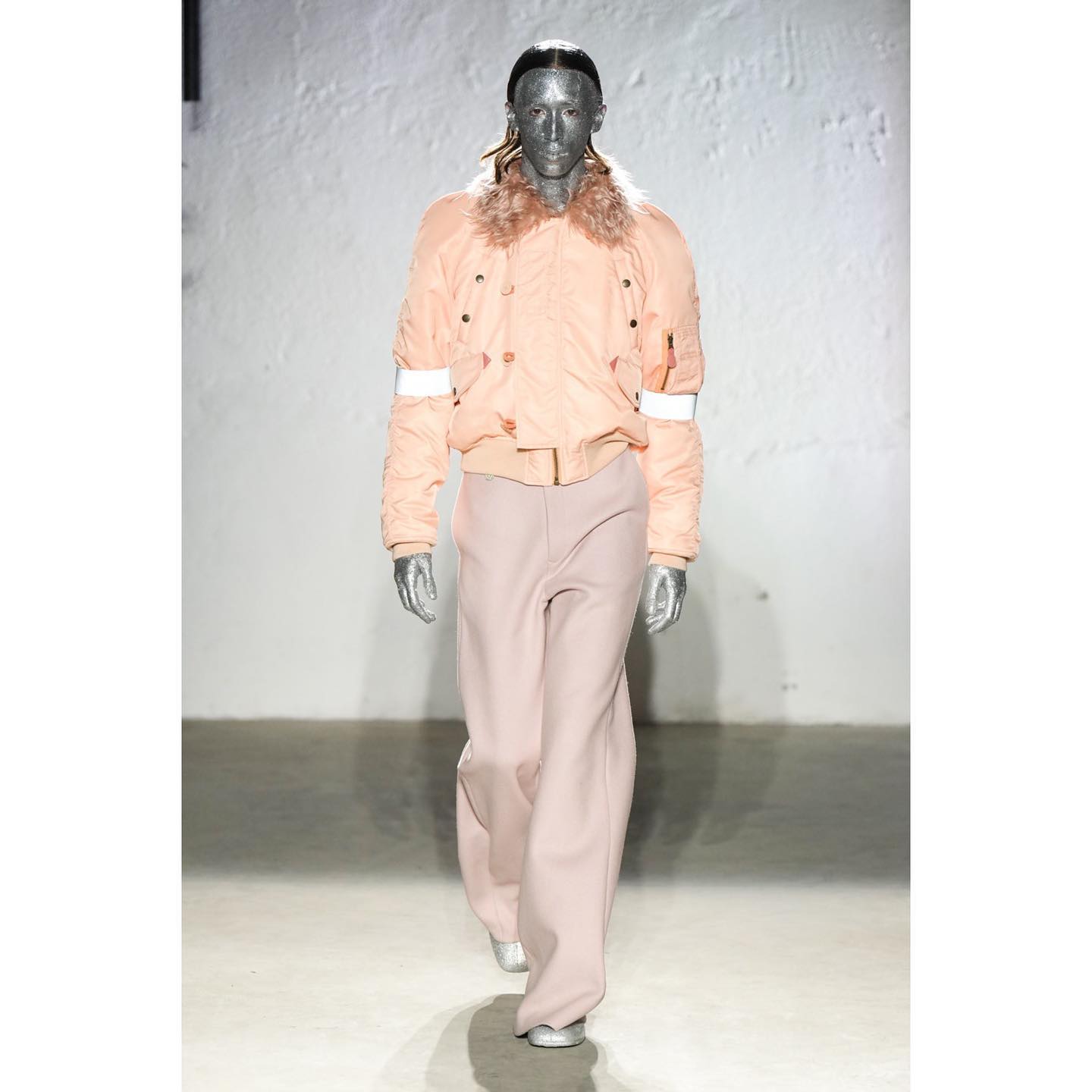 Willy (@willyjordanpardo ) for MM6 Maison Margiela FW22. Styling by Anna Pesonen, hair by Gary Gill, make-up by Ramona Eschbach, casting by Leila Azizi for SUŪN.