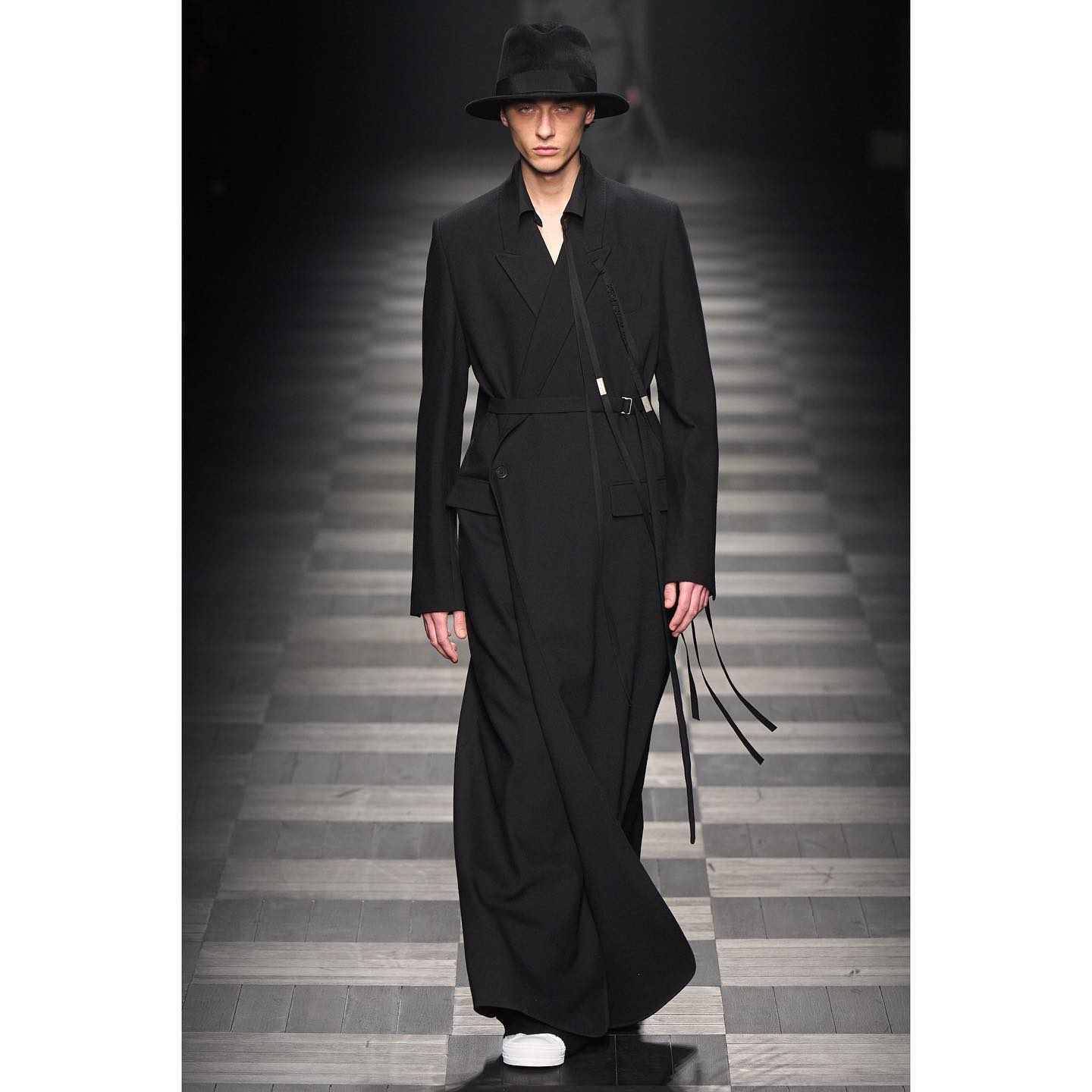 Viktor K (@viko63 ) for Ann Demeulemeester FW22. Styling by Olivier Rizzo, casting by Piergiorgio and Samuel Ellis for DM casting.