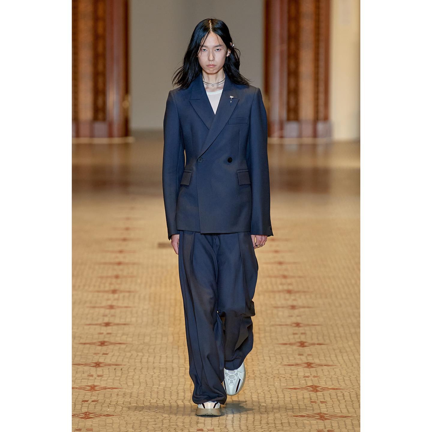 Gyu (@kg_hyun ) opening for Wooyoungmi SS23. Hair by Gary Gil, make up by Lynsey Alexander, casting by AMC Casting.