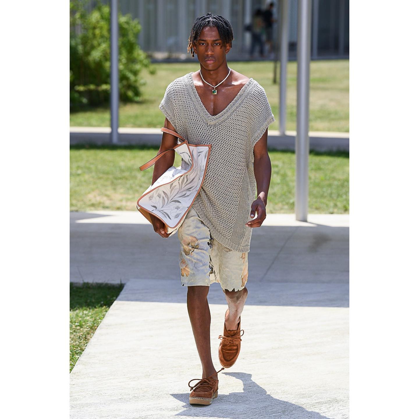 Mordo for Etro SS23. Styling by Giovanni Dario Laudicina, hair by Louis Ghewy, make up by Cosetta Giorgetti, casting by Piotr Chamier.
