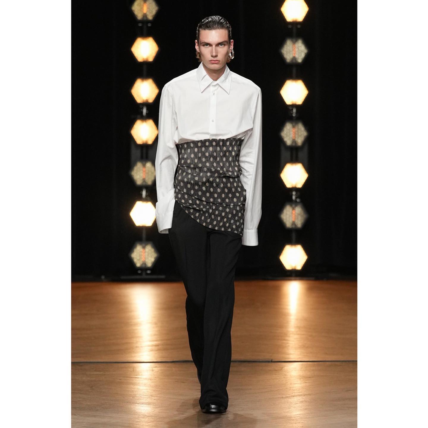 Cas (@casvu ) for Egonlab SS24. Hair by Ramona Eschbach, make-up by Patrick Glatthaar, casting by Arthur Méjan.