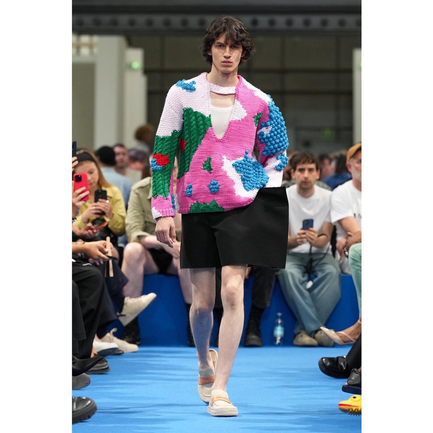 Kaplan (@kapo.h ) for JW Anderson SS24. Styling by Benjamin Bruno, hair by Anthony Turner, make-up by Lynsey Alexander, casting by Ashley Brokaw.