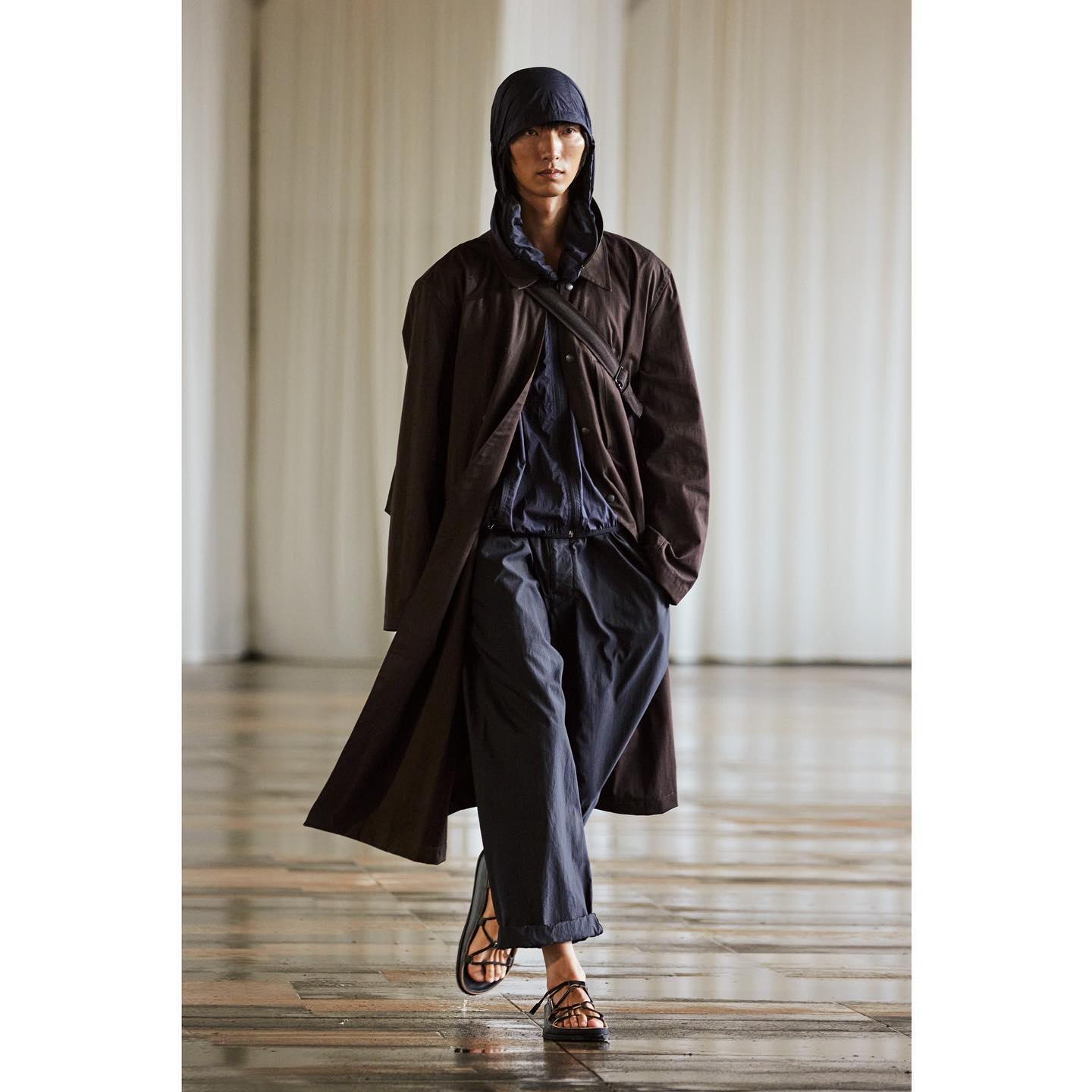 Liu (@ggggray.l3 ) for Lemaire SS24. Styling by Benoit Bethume, casting by Henry Thomas.