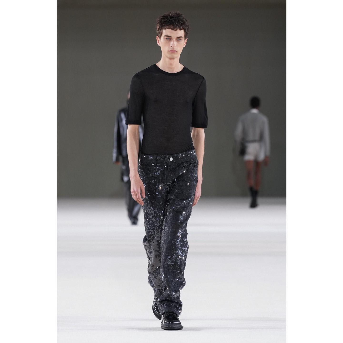 Viktor K (@viko63 ) for Ami SS24. Styling by Carlos Nazario, casting by Piergiorgio forDM Casting.