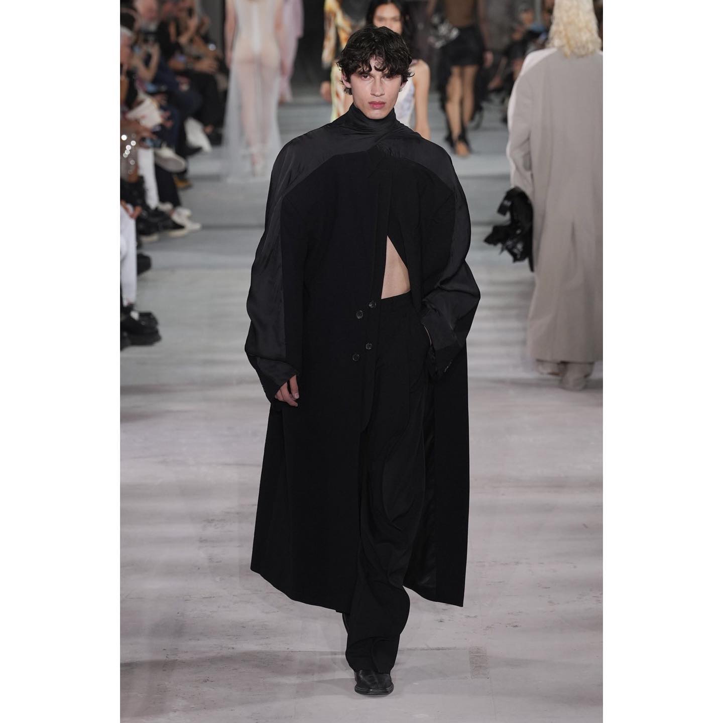 Kaplan (@kapo.h ) for Y /Project SS24. Hair by Gary Gill, make-up by Inge Grognard, casting by Establishment.
