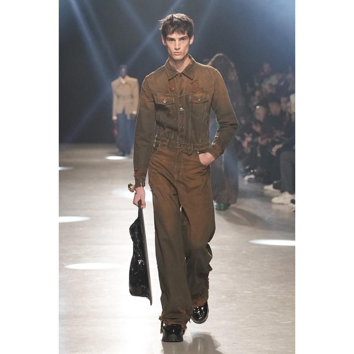 Noah H (@noahherbst )for Egonlab FW24. Hair by Ramona Eschbach, make-up by Patrick Glatthaar, casting by Arthur Méjean.