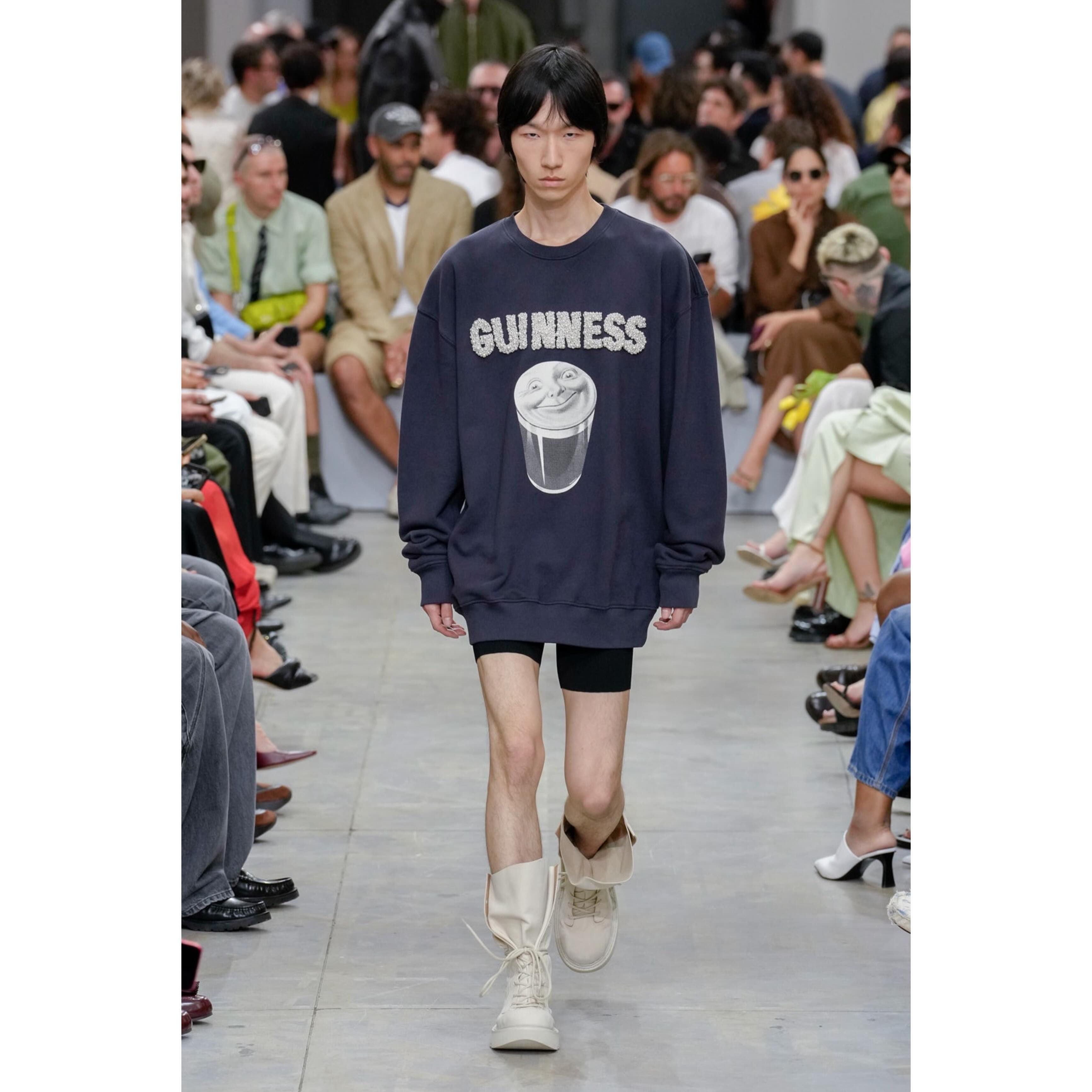 Sung Young (@sungy0unglee ) for JW Anderson SS25. Styling by Benjamin Bruno, hair by Anthony Turner, make-up by Lynsey Alexander, casting by Ashley Brokaw.