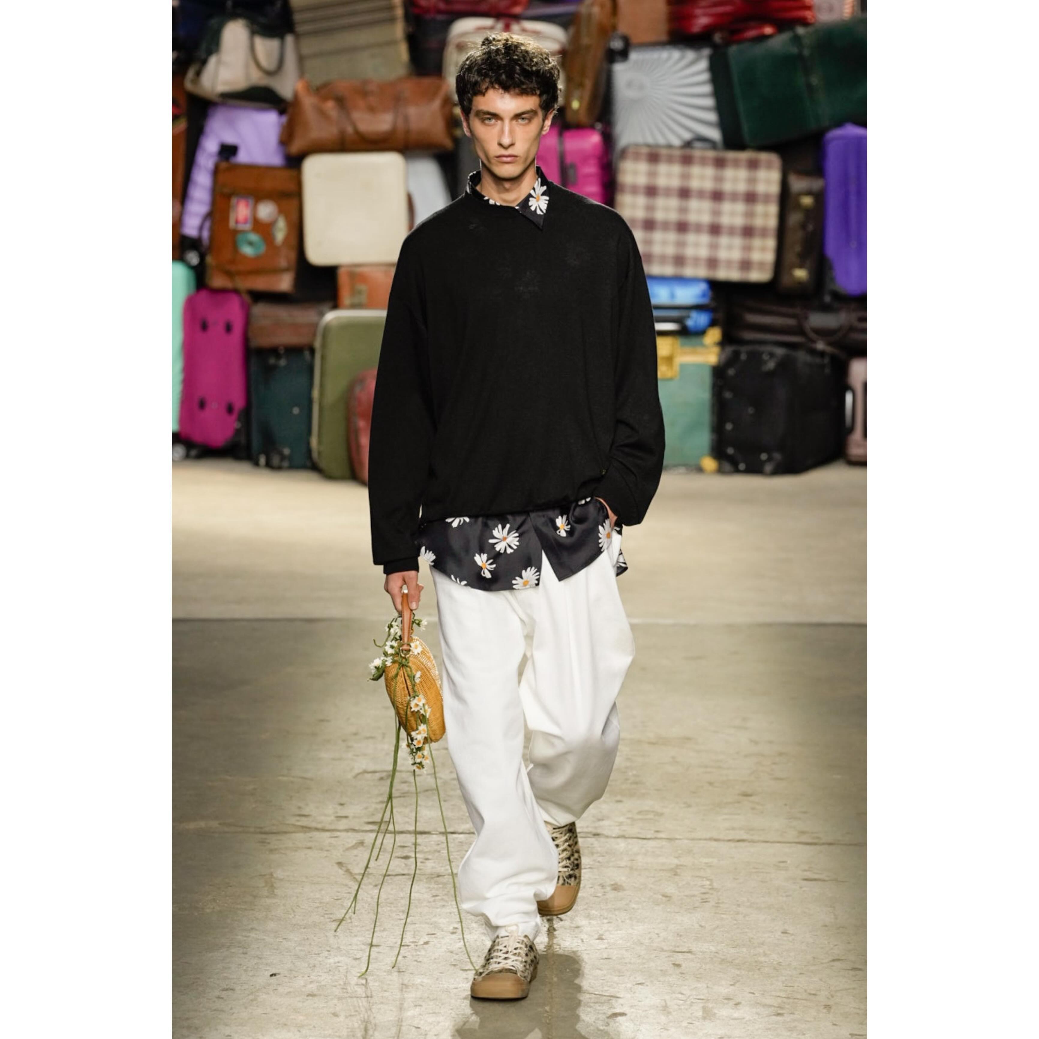 Viktor K (@viko63 ) for Moschino SS25. Hair by Eugene Souleiman, make-up by Inge Grognard, casting by Julia Lange.