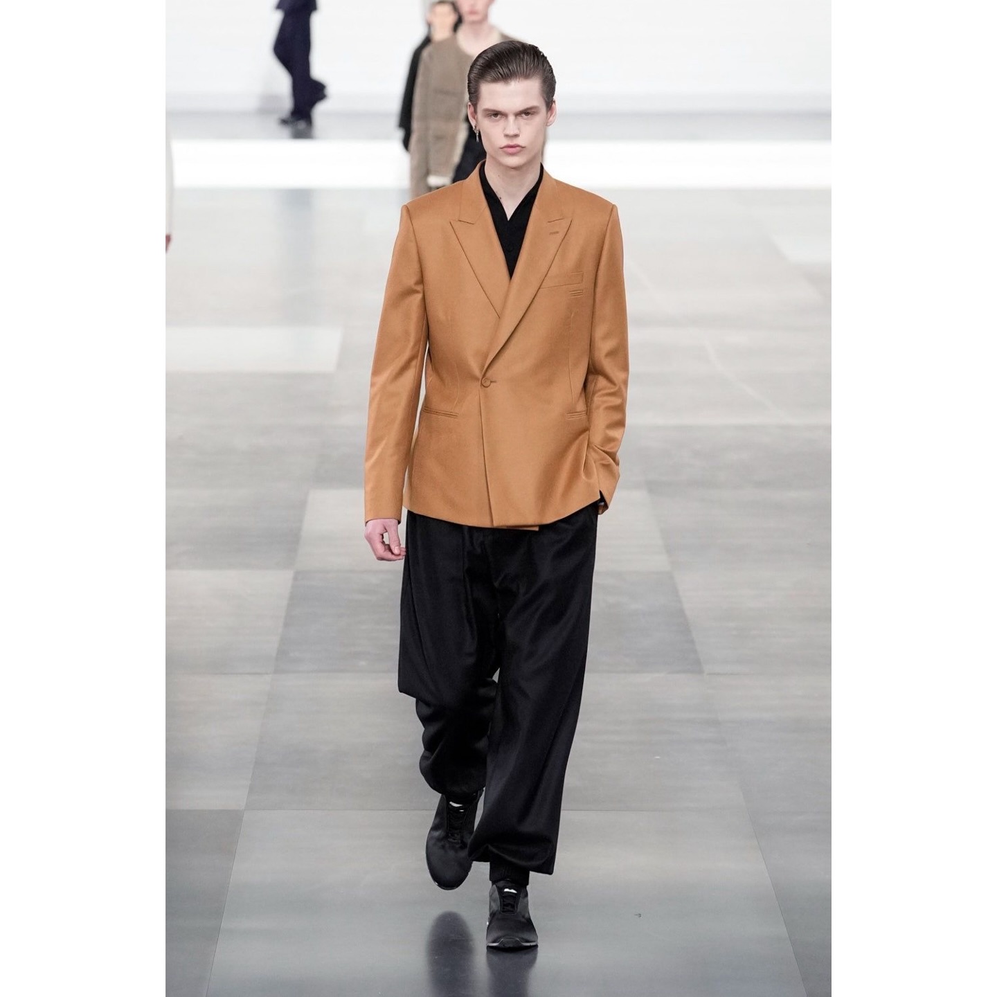 Samuel (@s.jewson ) Debut for Dior AW25. Creative direction by Kim Jones, styling by Melanie Ward, hair by Guido Palau, makeup by Peter Phillips, casting by Shelley Durkan.