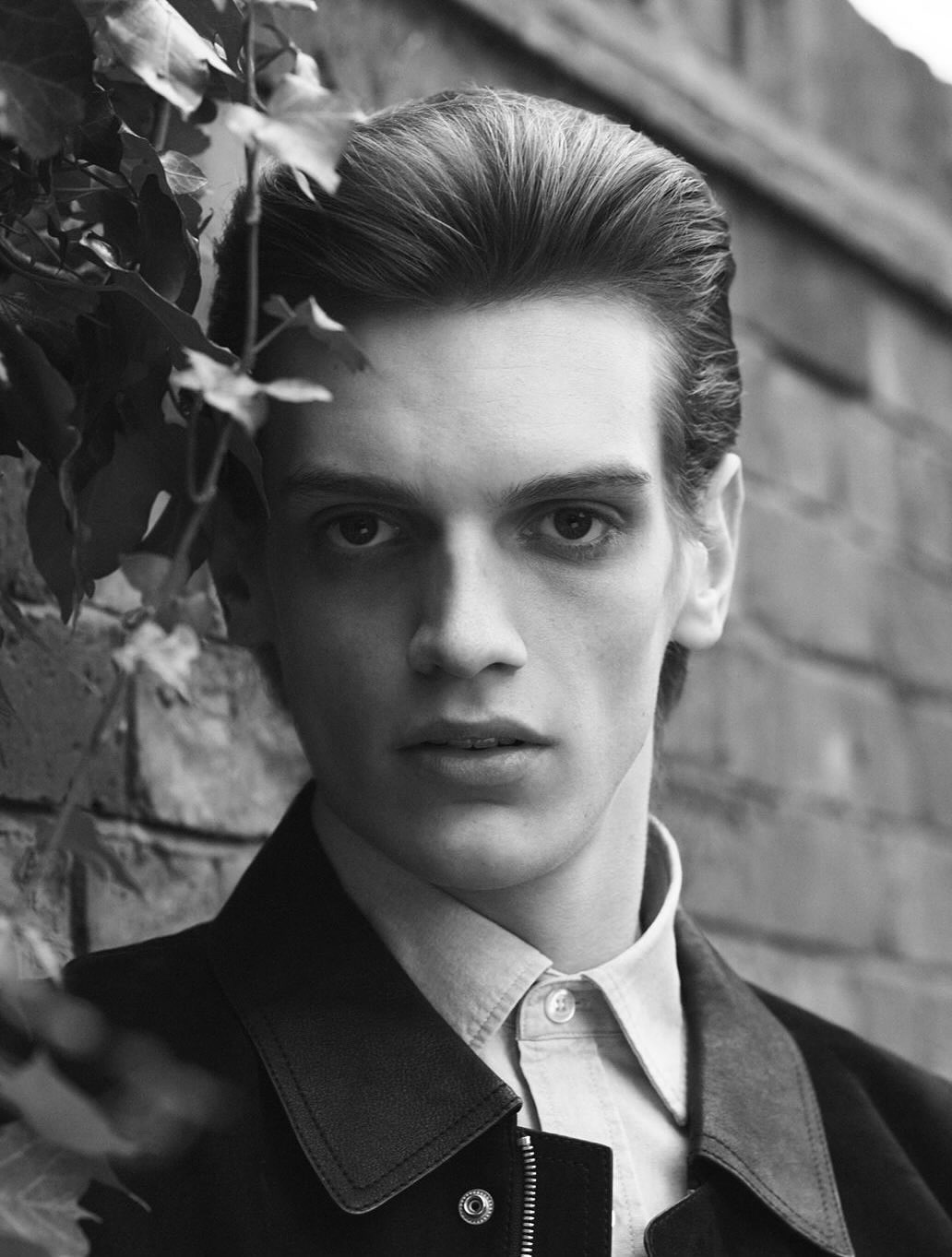 Arno ( @arno_nauwelaerts ) for Massimo Dutti Pre Spring 26. Photography by Theo Sion, Styling by Alice Goddard.